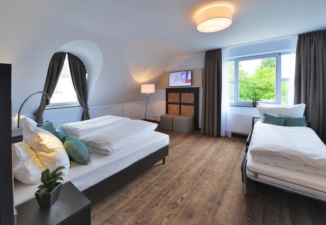 Uhu Gaestehaus Superior Cologne Exterior photo